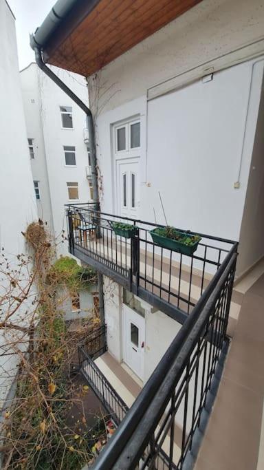 Violet Apartment With Air Condition 布达佩斯 外观 照片